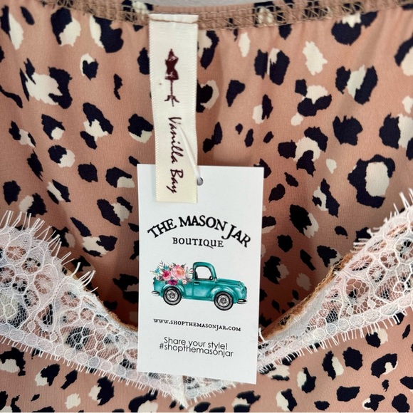 ⭐️ NWT - Vanilla Bay Leopard Print Lace Trim Cami – The Mason Jar Boutique - Picture 3 of 6